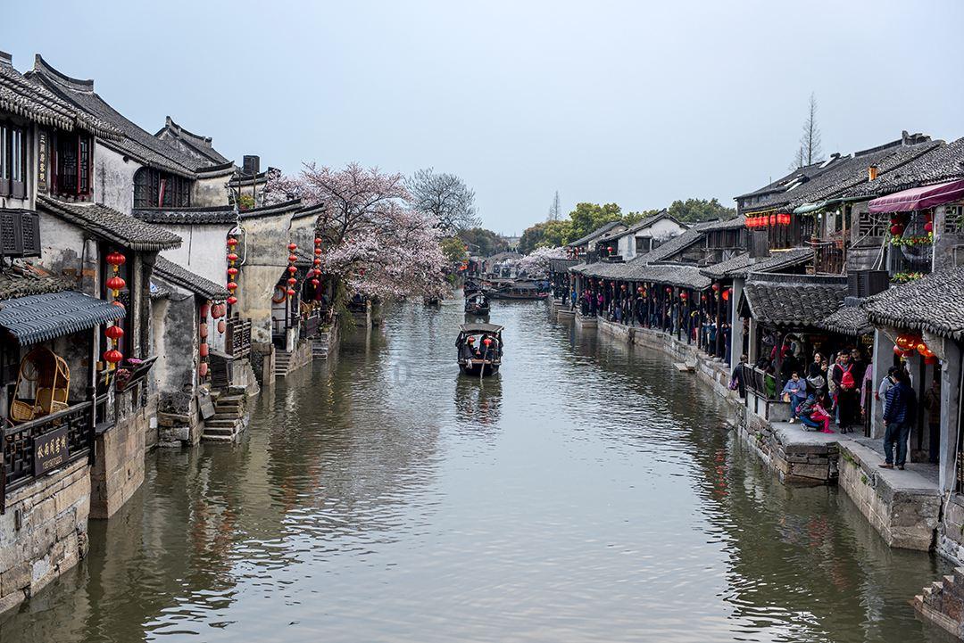 父亲在孩子的童年应该扮演什么角色,该给孩子树立哪些榜样?-你的疑问,有问必答平台